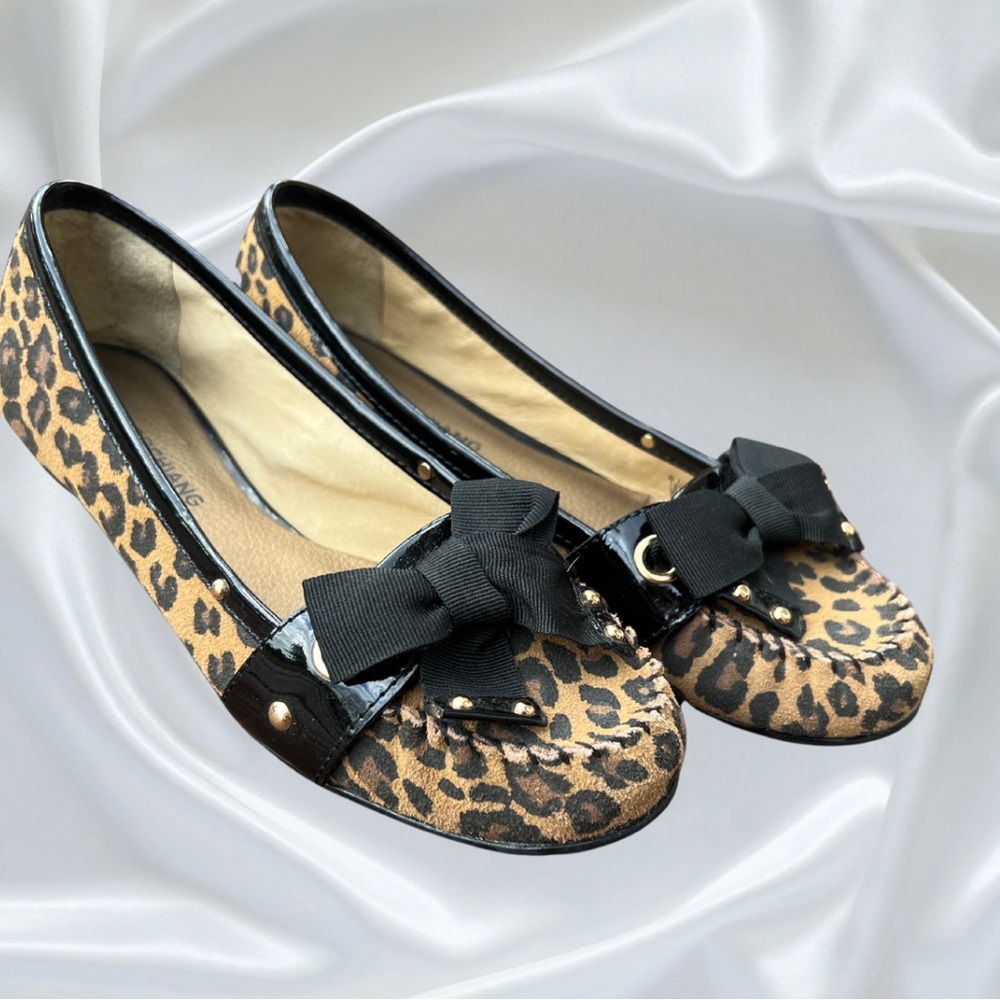 Charming Leopard Print Flats with Black Bow